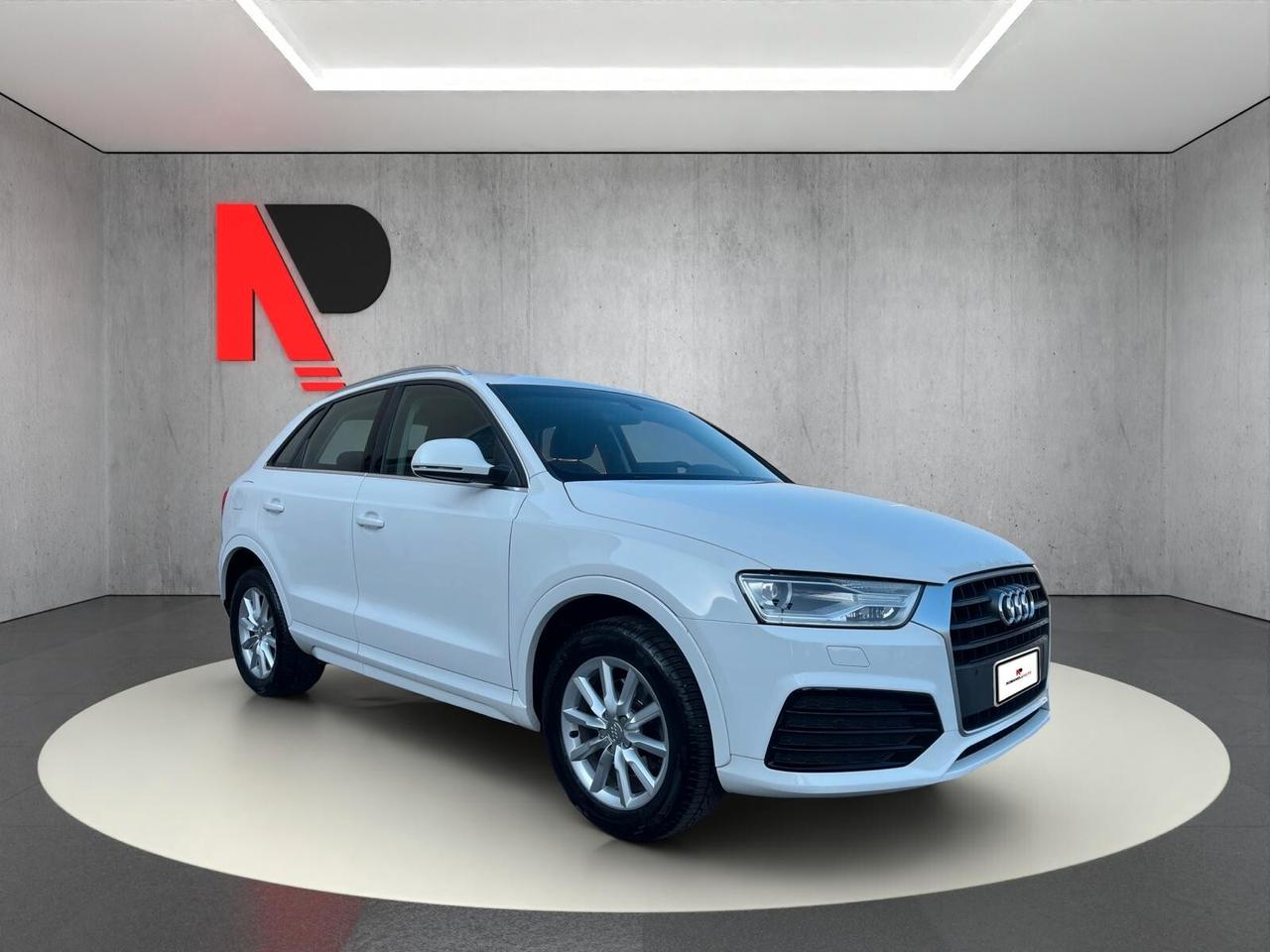 Audi Q3 2.0 TDI 120 CV Business