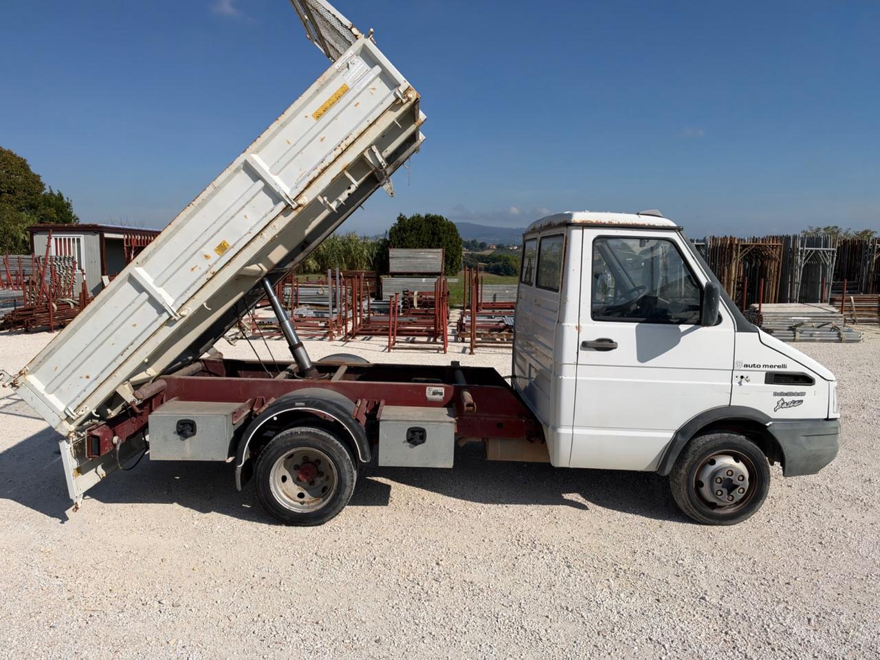 Iveco daily 35-8 cassone ribaltabile patente B