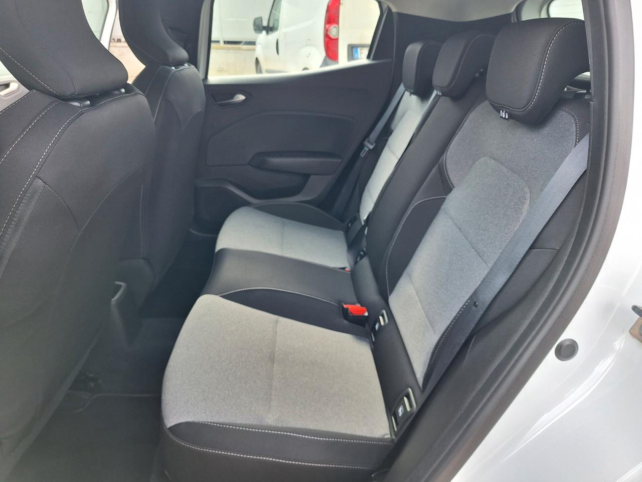 Renault Clio 1.0 TCe 90cv Evolution NAV - 2025