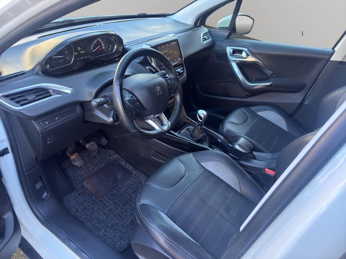 PEUGEOT - 2008 - 1.6 BlueHDi 102cv Black Matt bianco perla