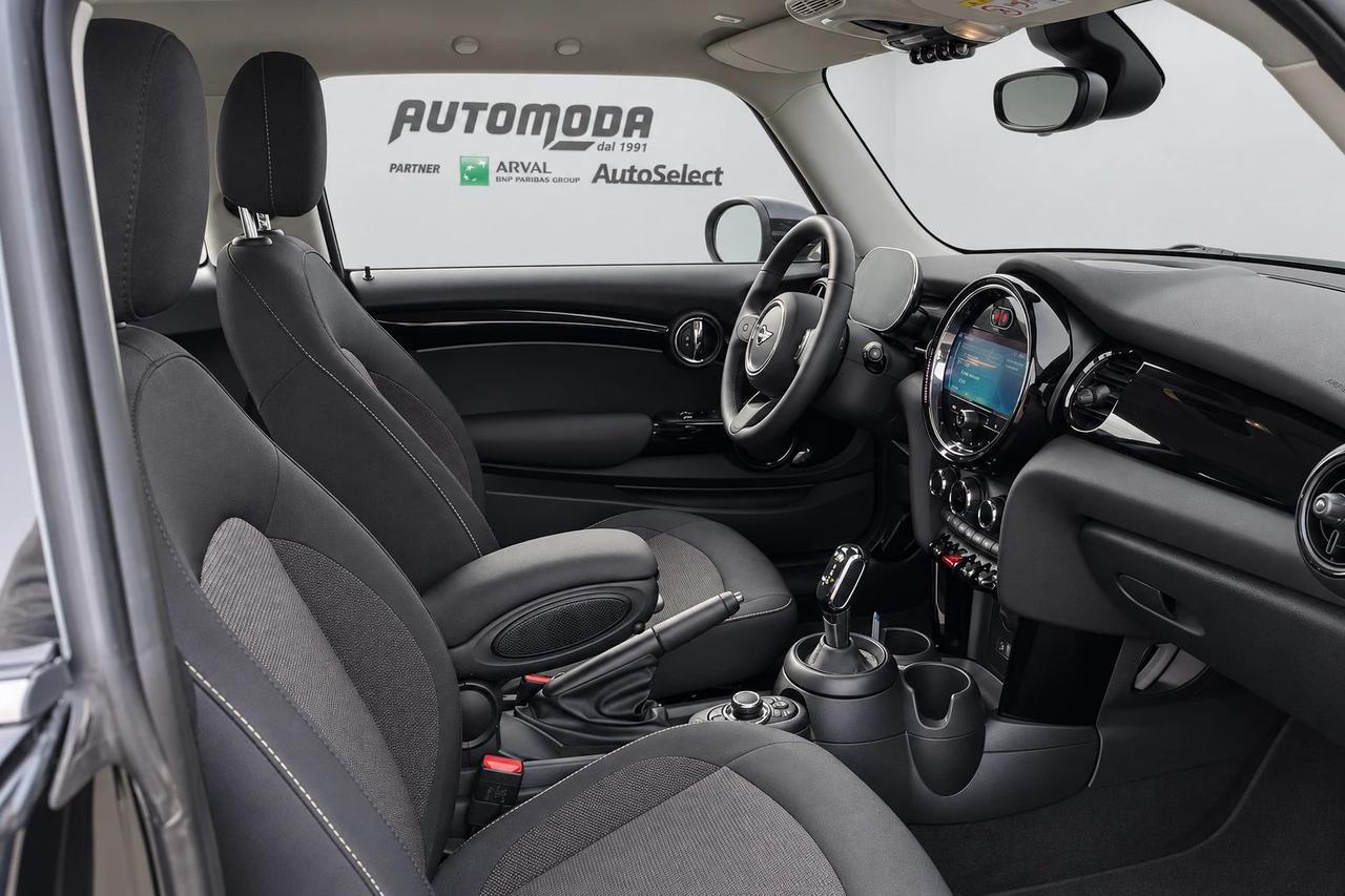 Mini Cooper 3p 1.5 Cooper Essential Premium Mid Package