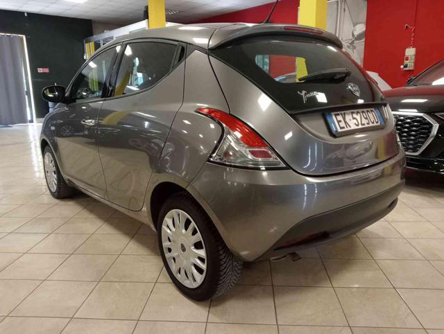 LANCIA Ypsilon 1.2 69 CV 5 porte ** OK NEOPATEN. **