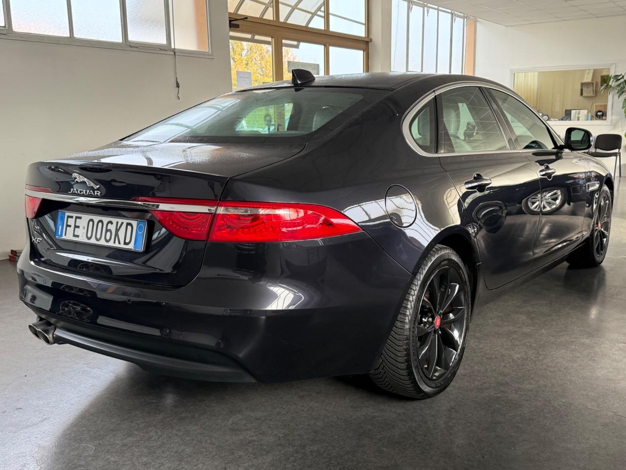 Jaguar XF 2.0 D 180 CV aut. Portfolio