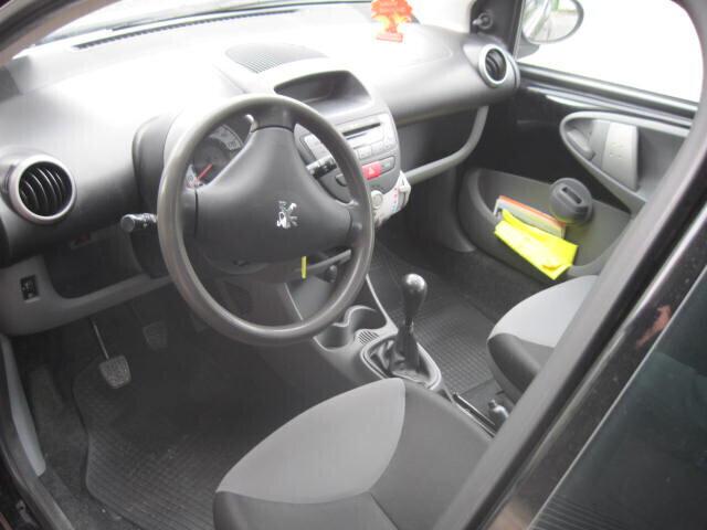 Peugeot 107 1.0 5 porte NEOPATENTATI