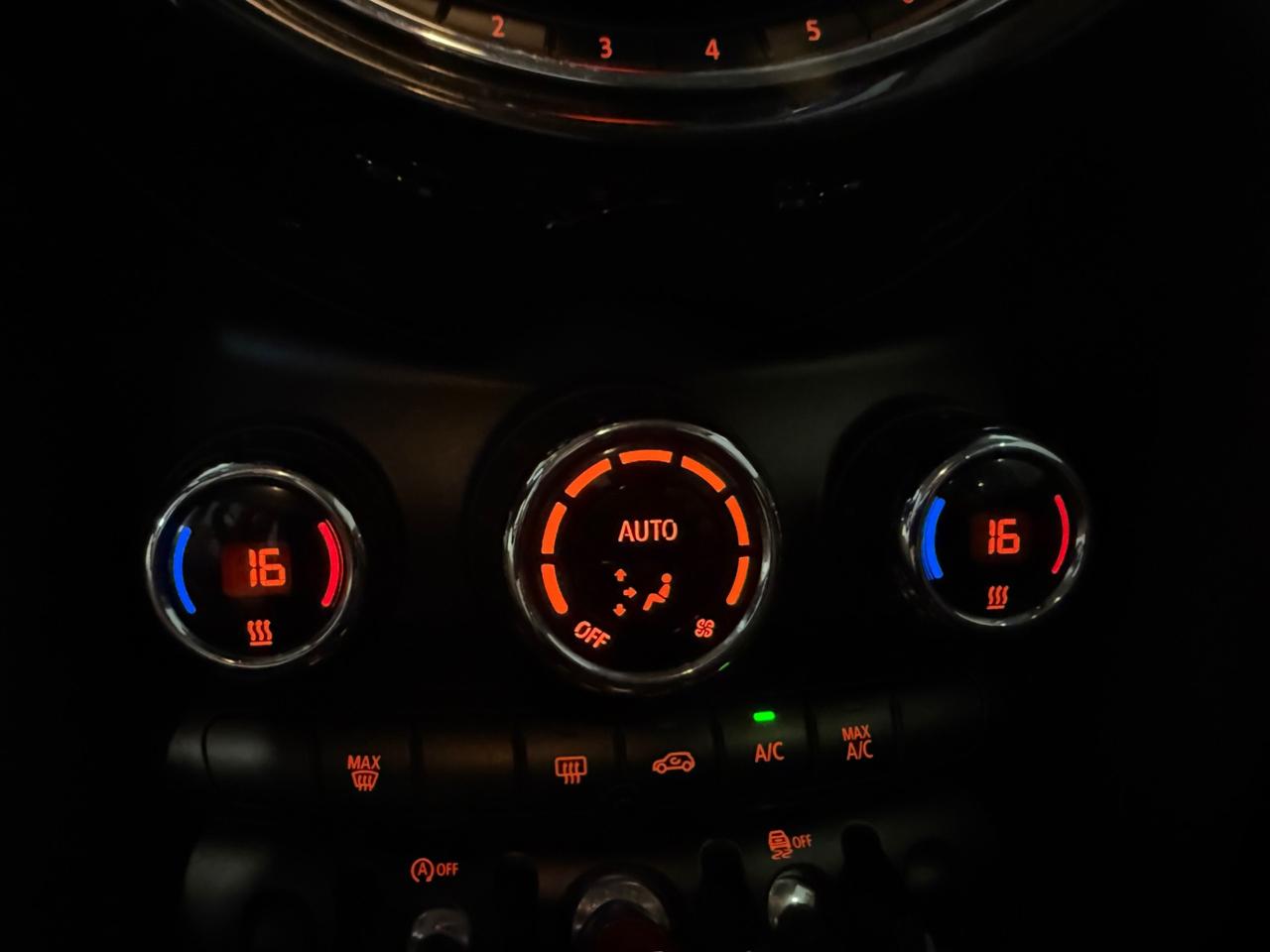 Mini one 1.5 Baker Street 2019 150.000KM