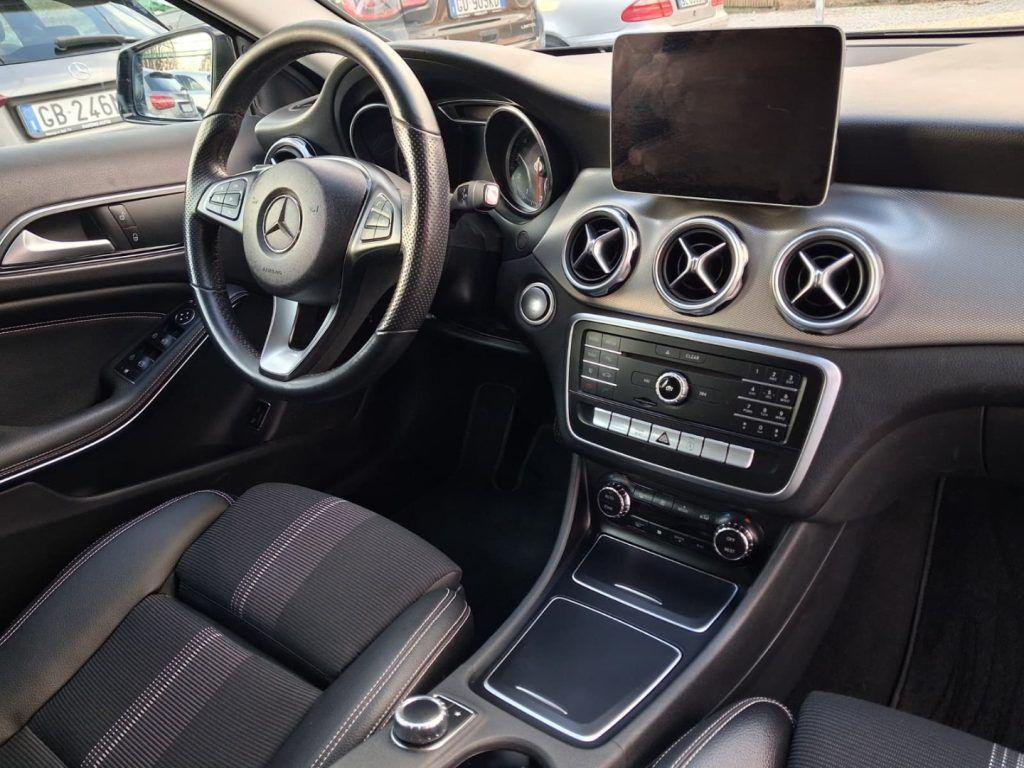 Mercedes-Benz GLA 180 Automatic Sport