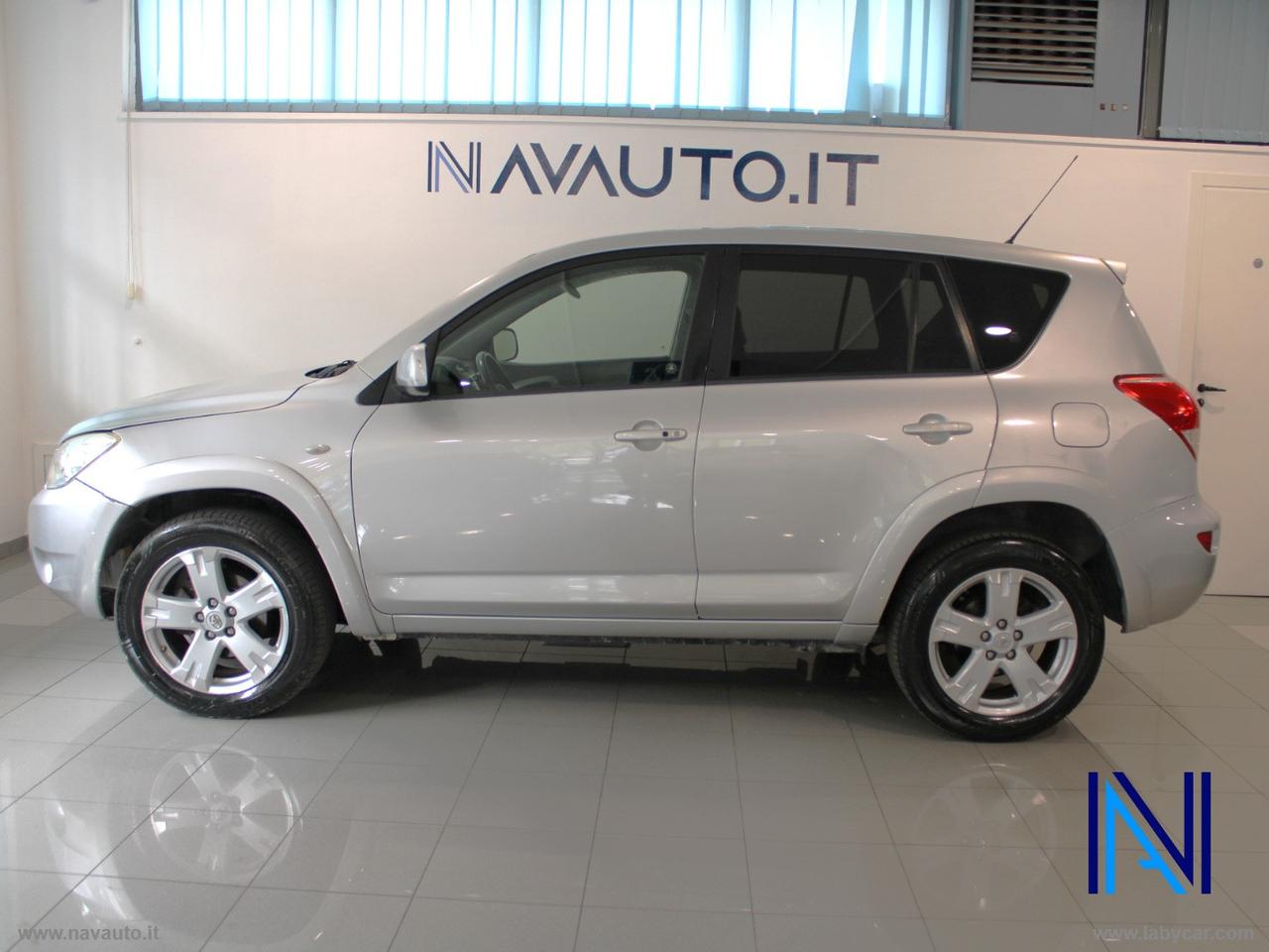 TOYOTA RAV4 2.2 D-4D 177 CV Luxury