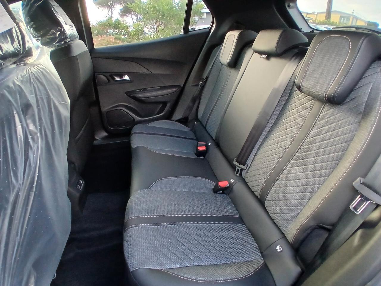 Peugeot 2008 Hybrid 145 e-DCS6 Allure