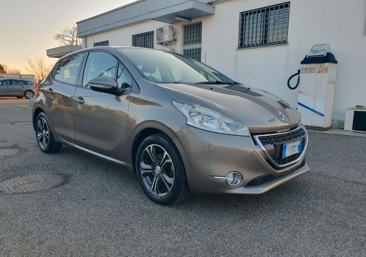 Peugeot 208 PureTech 82 5 porte Allure