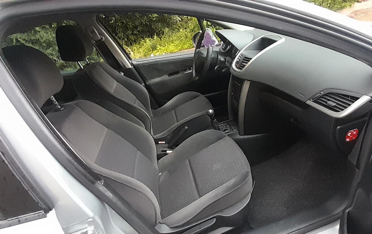 Peugeot 207 1.4 HDi 70CV 5p. X Line