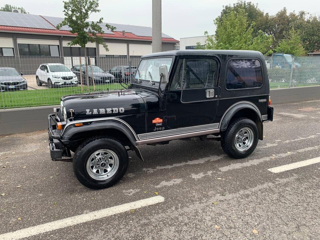 Jeep CJ-7 Laredo