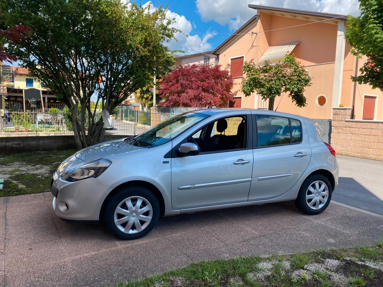 Renault Clio 1.2 16V 5 porte GPL Yahoo!