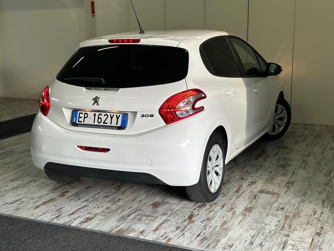 Peugeot 208 1.2 Benzina 82 CV 5 porte Ok Neopatentati