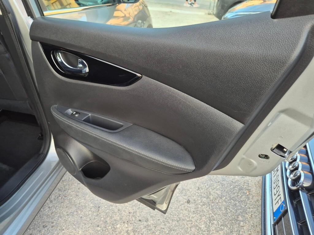 Nissan Qashqai 1.5 dCi 115CV E6 NAVI CAMERA