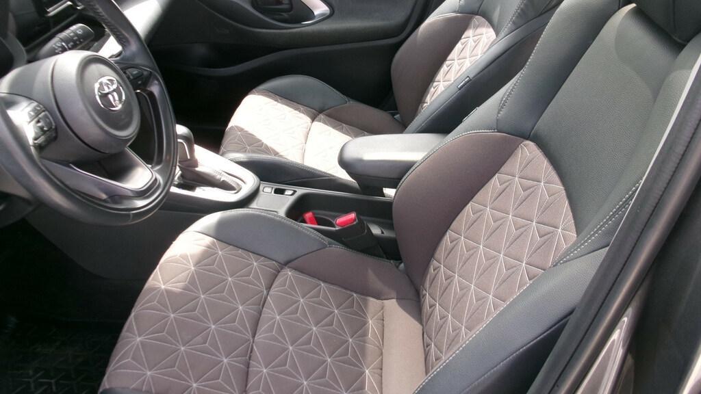 Toyota Yaris Cross 1.5 H Lounge FWD E-CVT