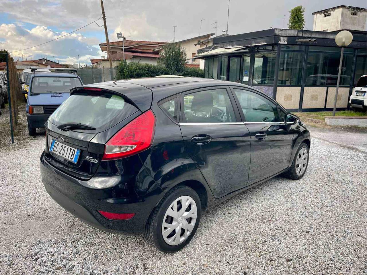 FORD FIESTA - UNICO PROPRIETARIO - TITANIUM