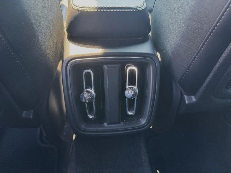 Volvo XC40 D3 150 CV Automatica NAVI TETTO LED R-design