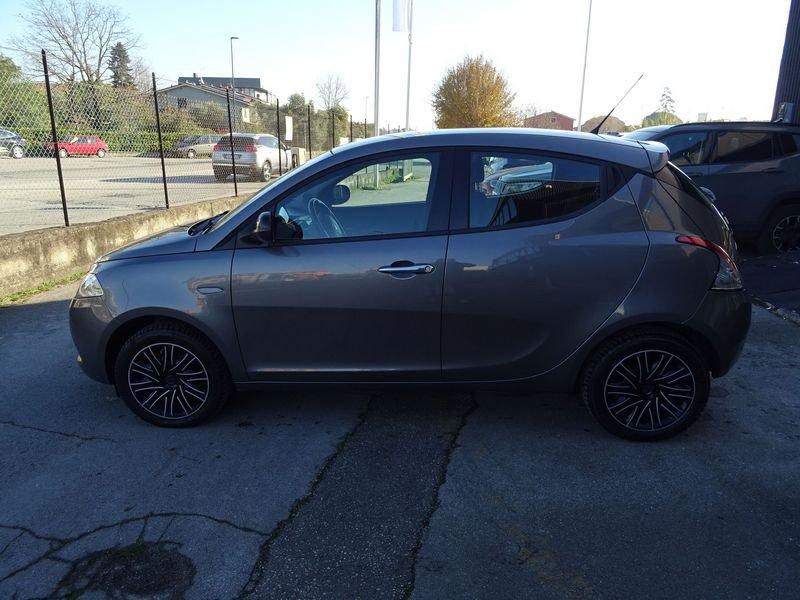 Lancia Ypsilon 1.2 69 CV 5 porte Gold