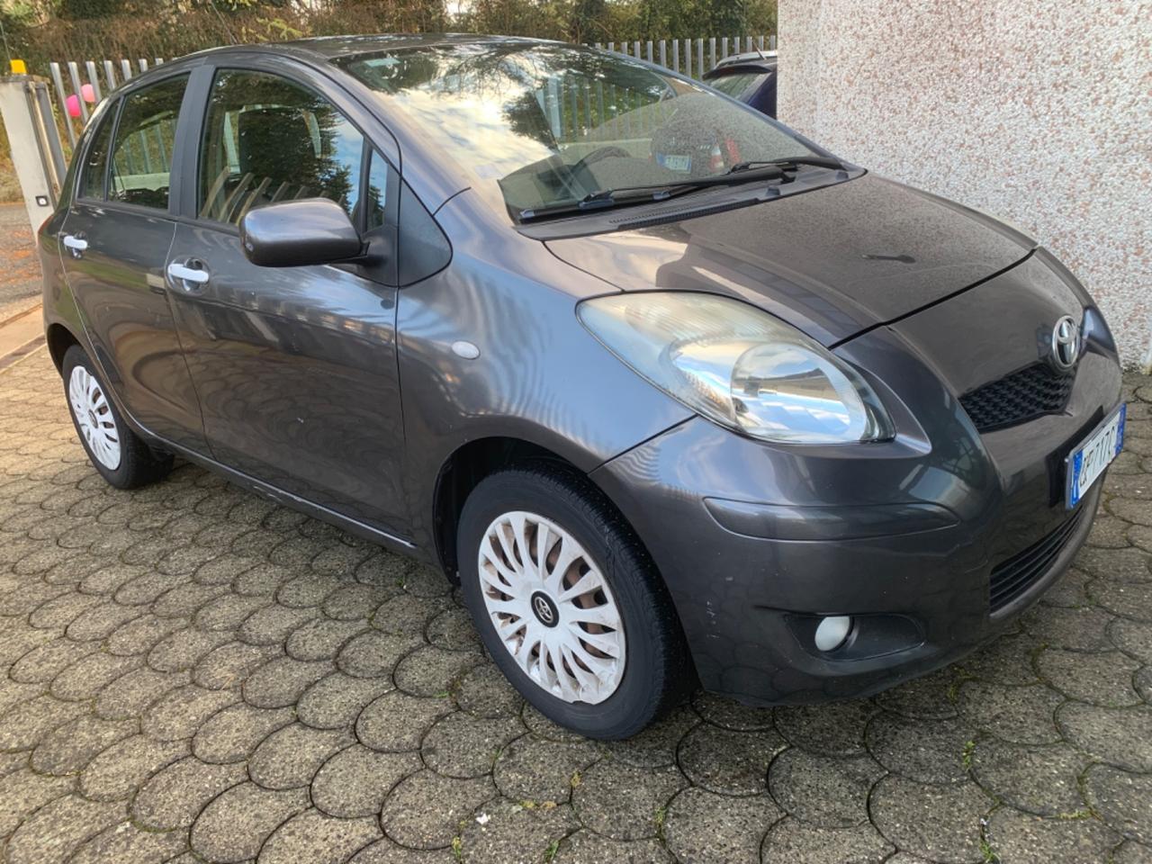 Toyota Yaris 1.0 5 porte