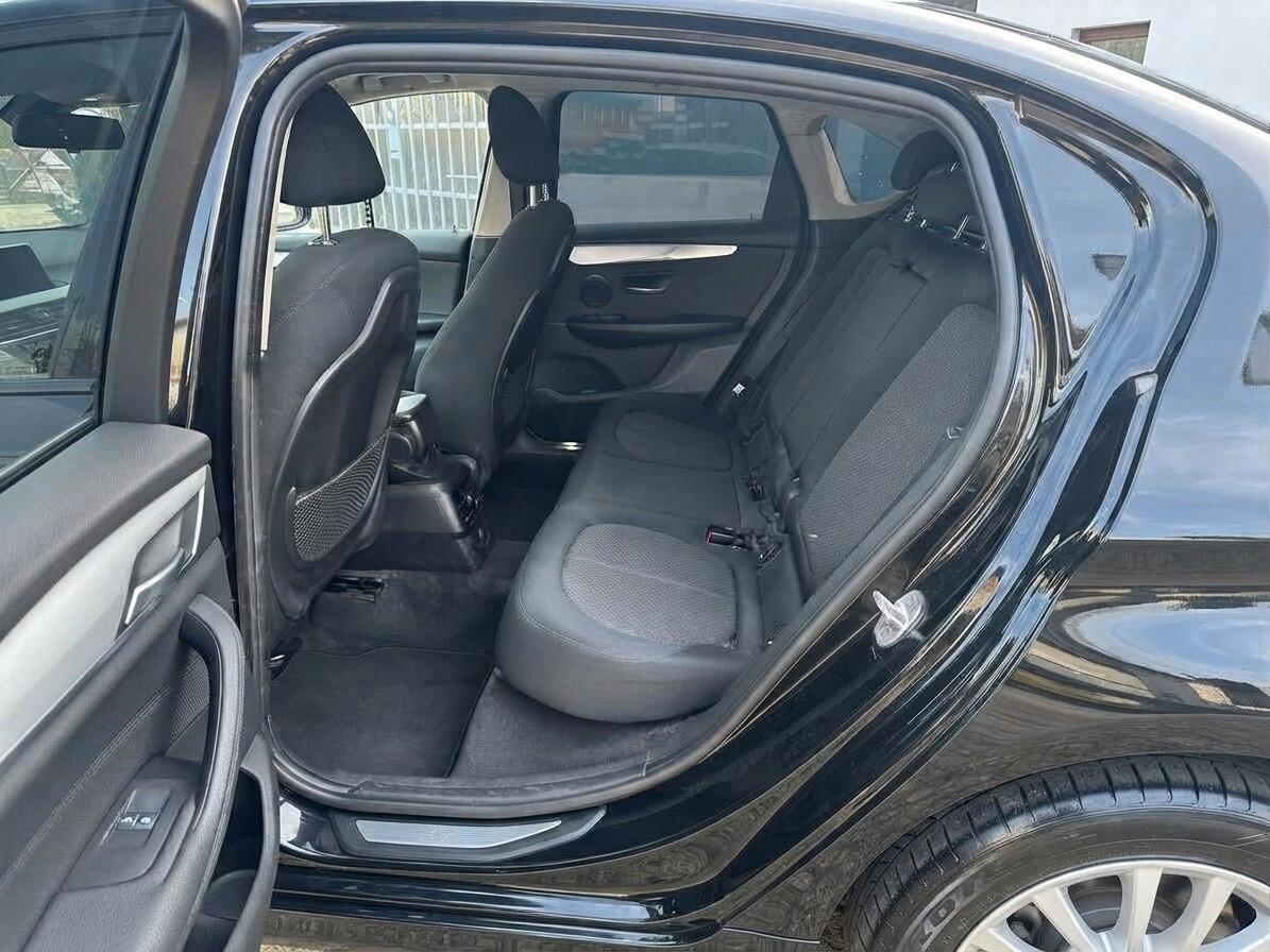 Bmw 2er Active Tourer 216d Advantage