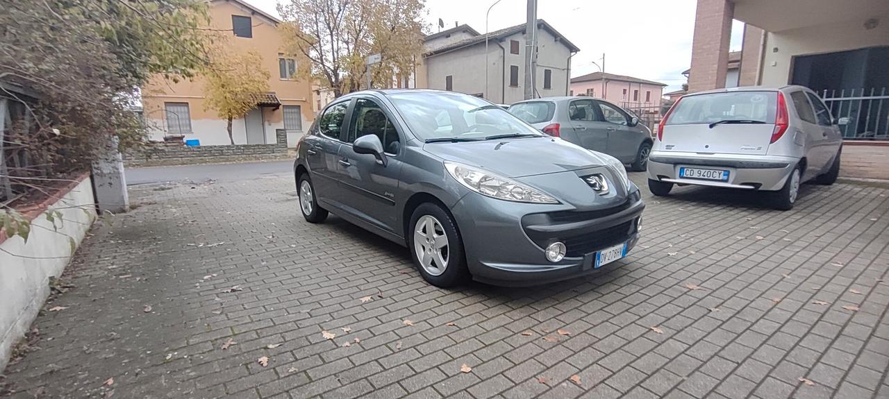 Peugeot 207 1.4 8V 75CV 5p. Energie Sport