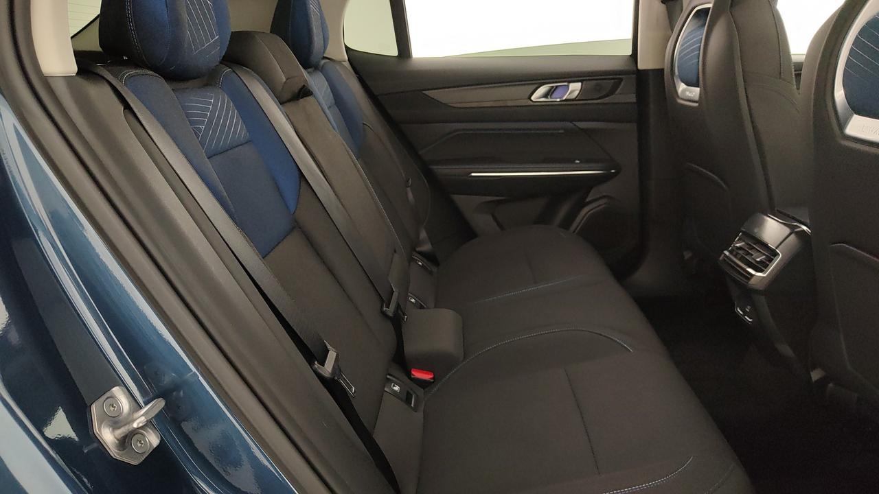 LYNK & CO 01 1.5 td phev auto