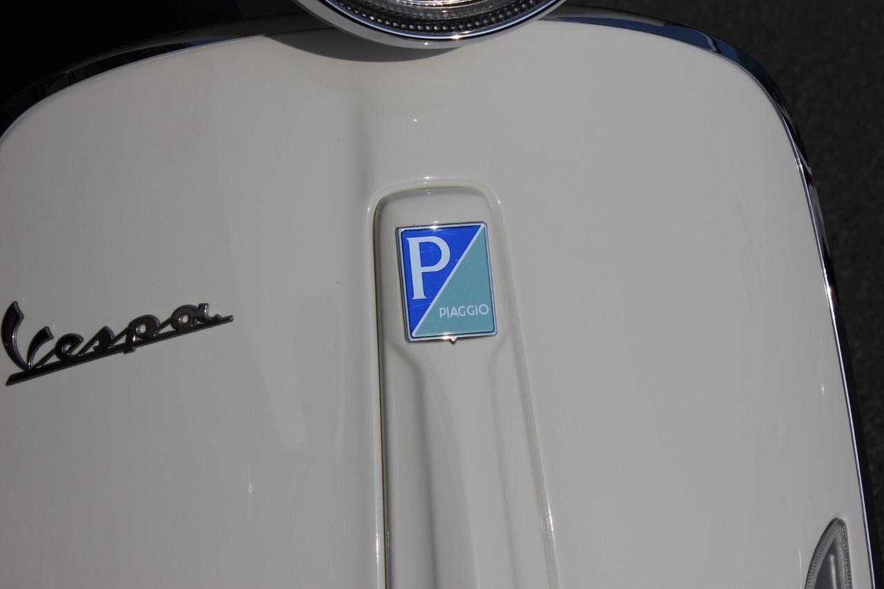 Piaggio Vespa 50 Primavera 4T POCHISSIMI KM!!