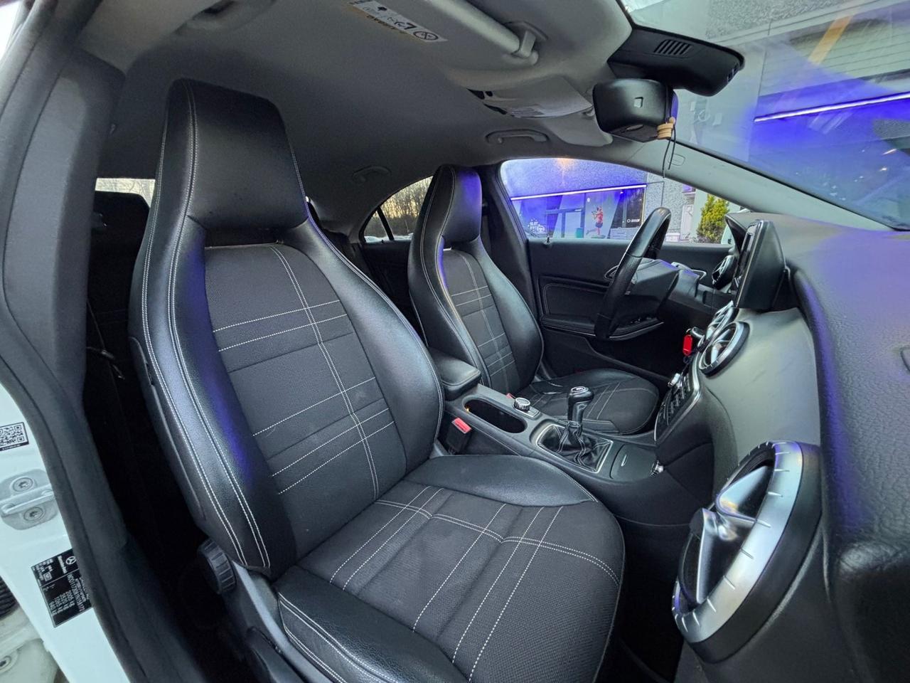 Mercedes-benz CLA 200 d Premium