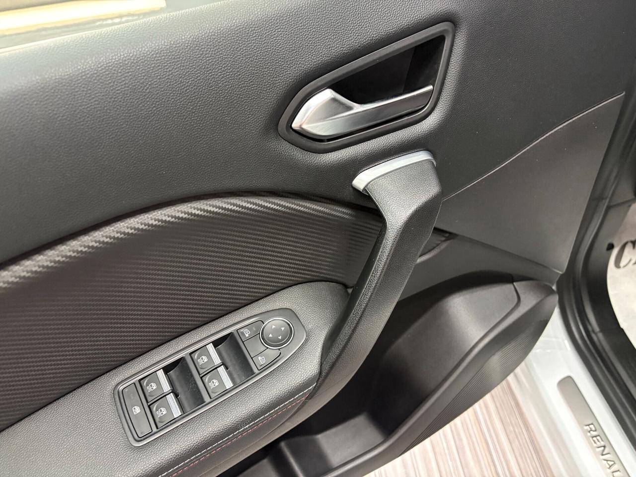 Renault Captur 1.6 E-Tech Full Hybrid 145cv RS Line Automatica FULL