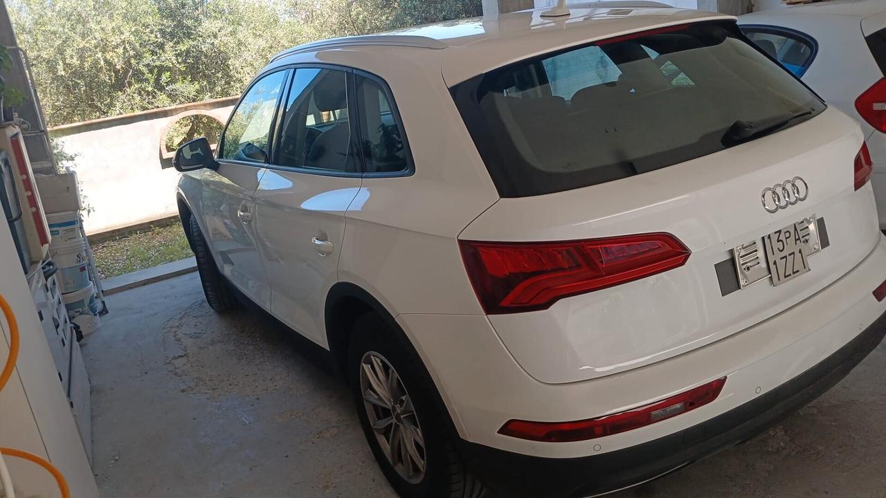 Audi Q5 2.0 TDI 150 CV Business