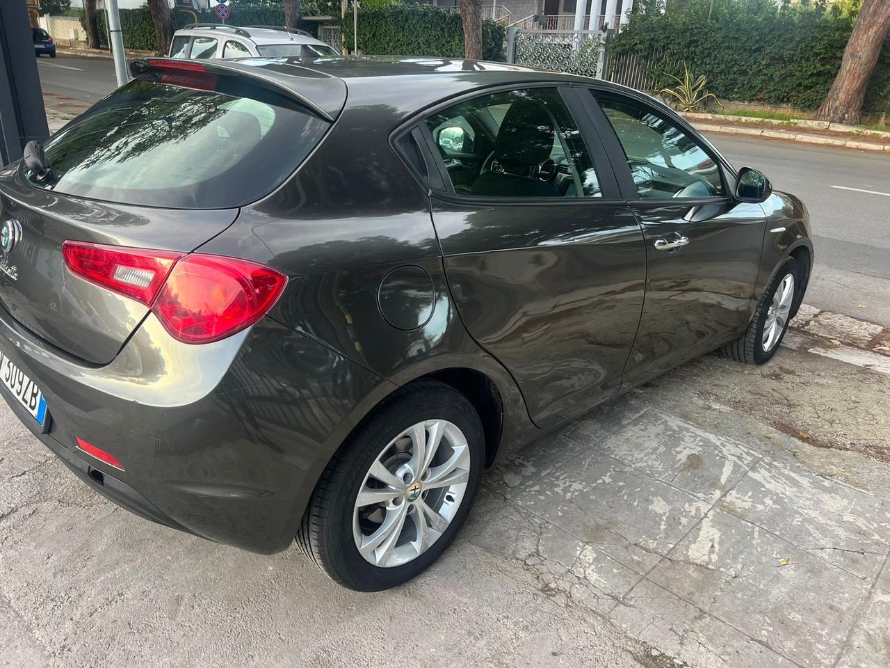 Alfa Romeo Giulietta 1.6 JTDm-2 105 CV Exclusive