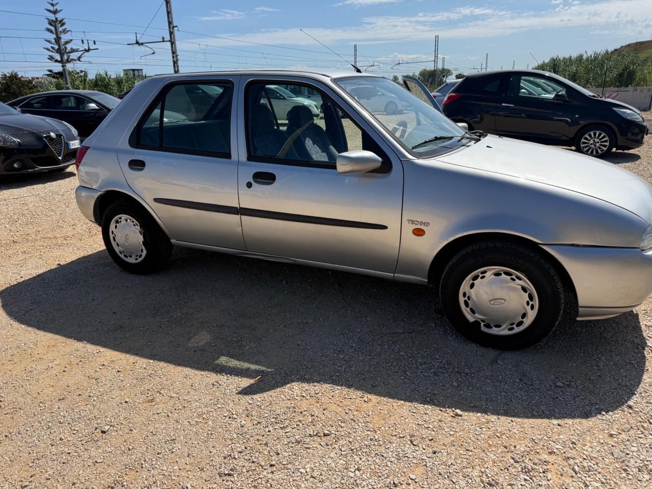 Ford Fiesta 1.2 999€ CLIMATIZZATORE 65.000km