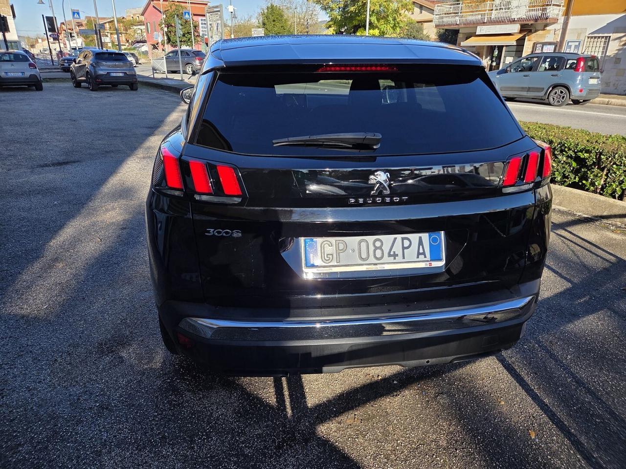 PEUGEOT 3008 PURE TECH TURBO 130CV AUTOM NAV-2018