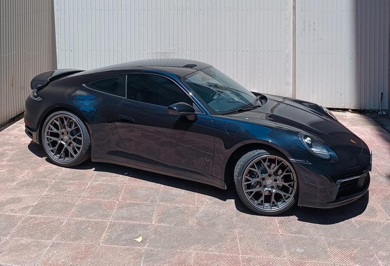 Porsche 911 Carrera 992 coupé 385 cv