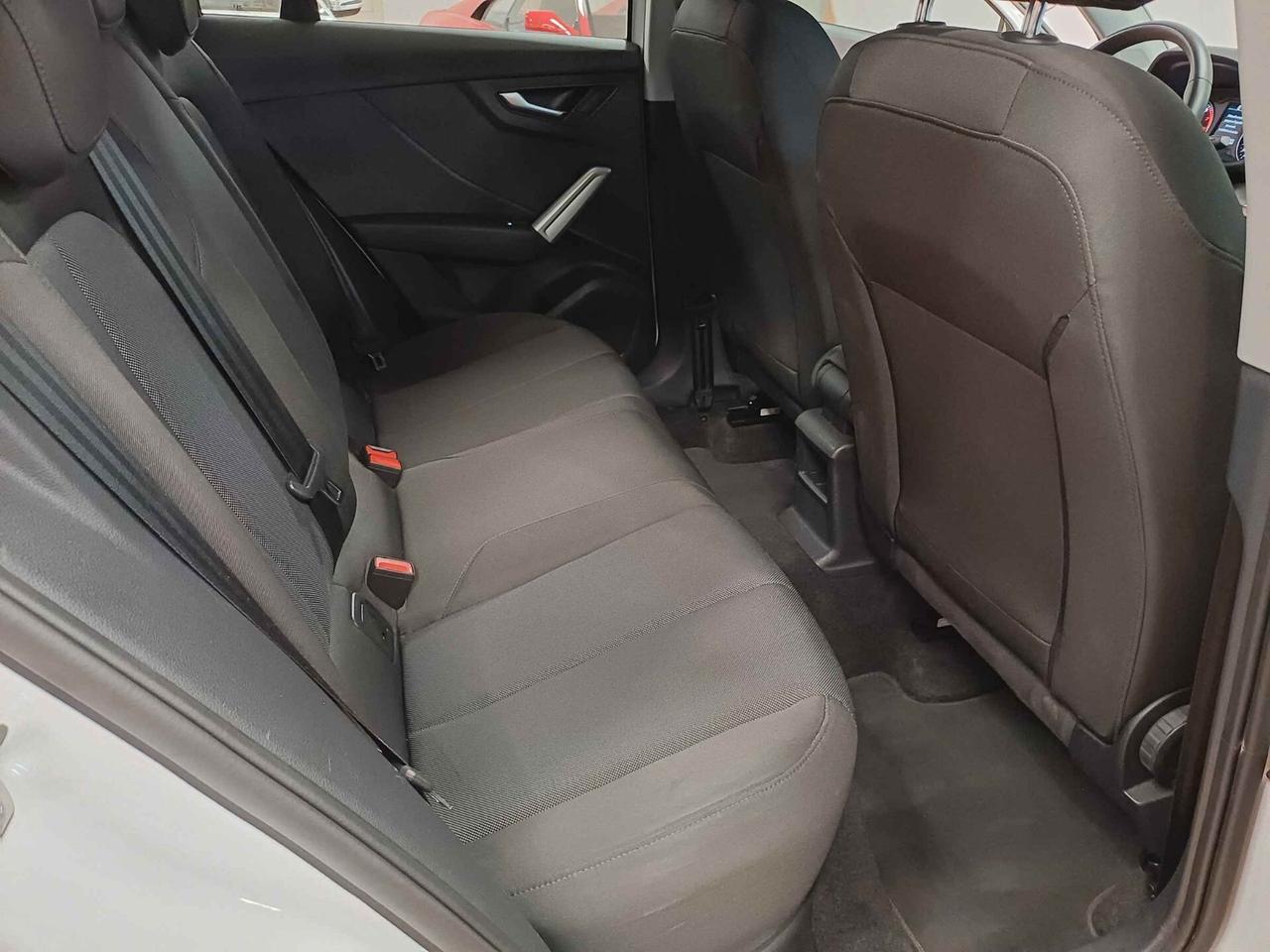 Audi Q2 30 TFSI Business Advanced