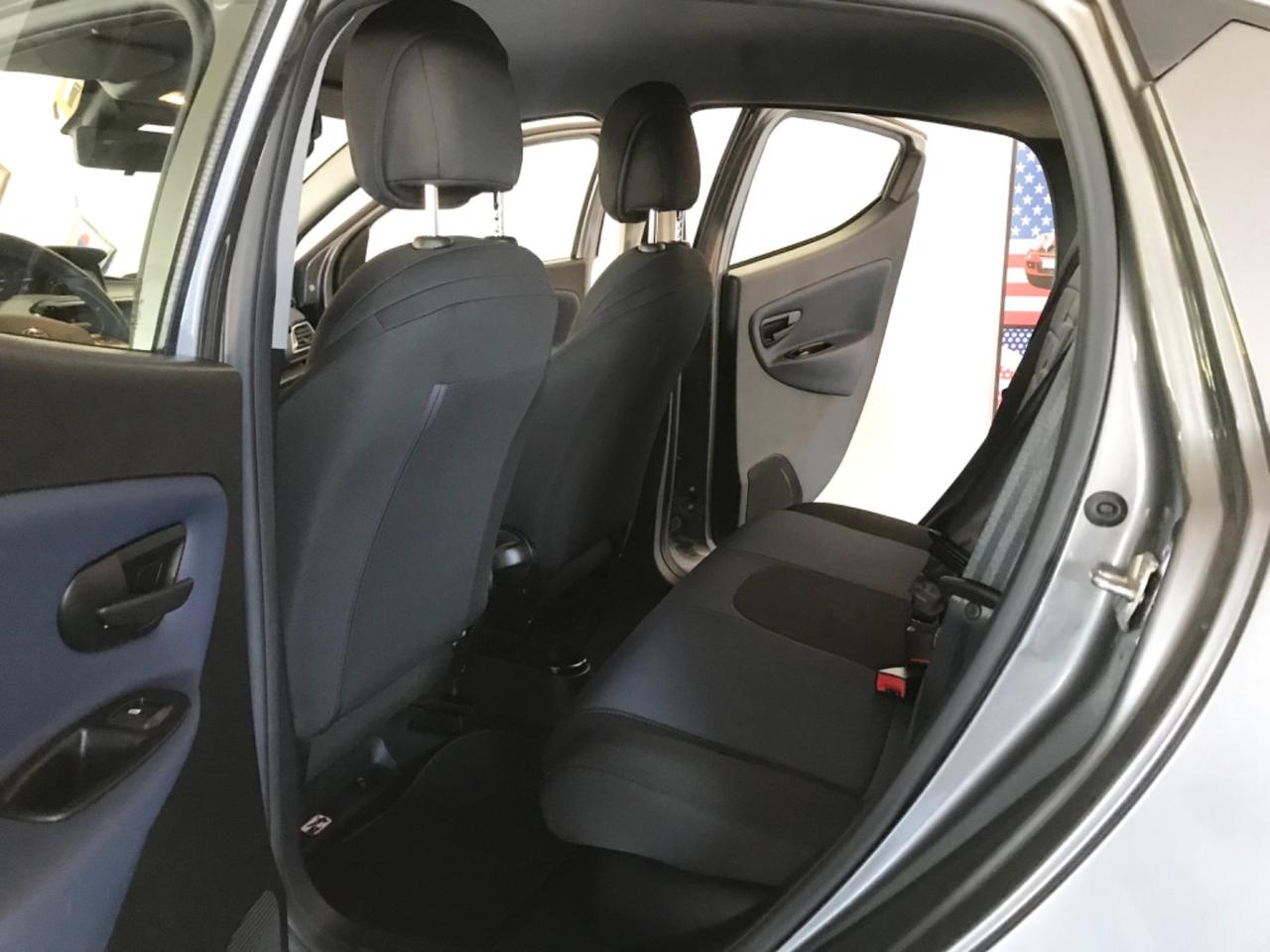 Lancia Ypsilon 1.0 FireFly 5 porte S&S Hybrid Platino