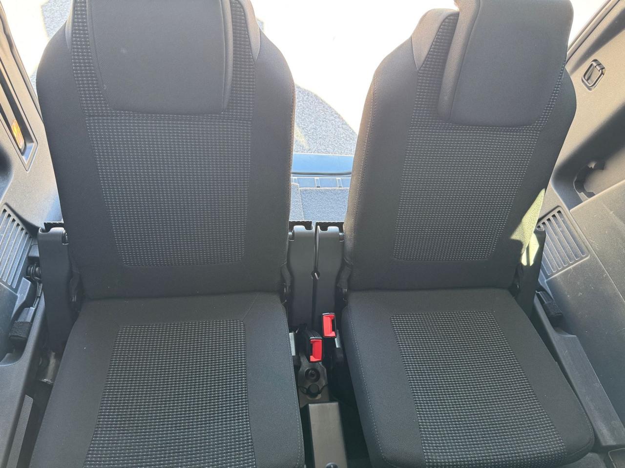Peugeot 5008 1.6 HDi 112CV Business. 7 posti