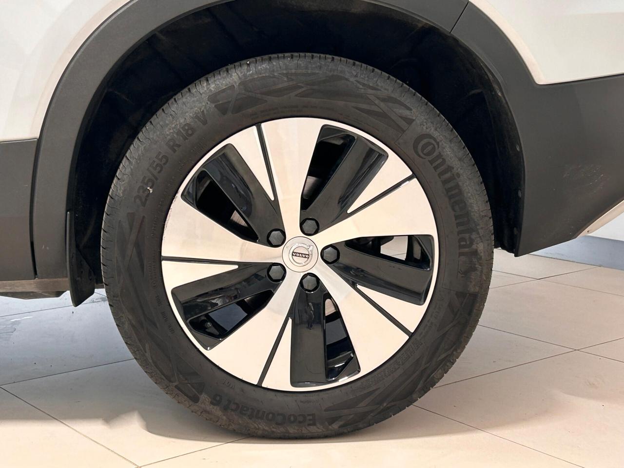 Volvo XC40 T2 Momentum Pro