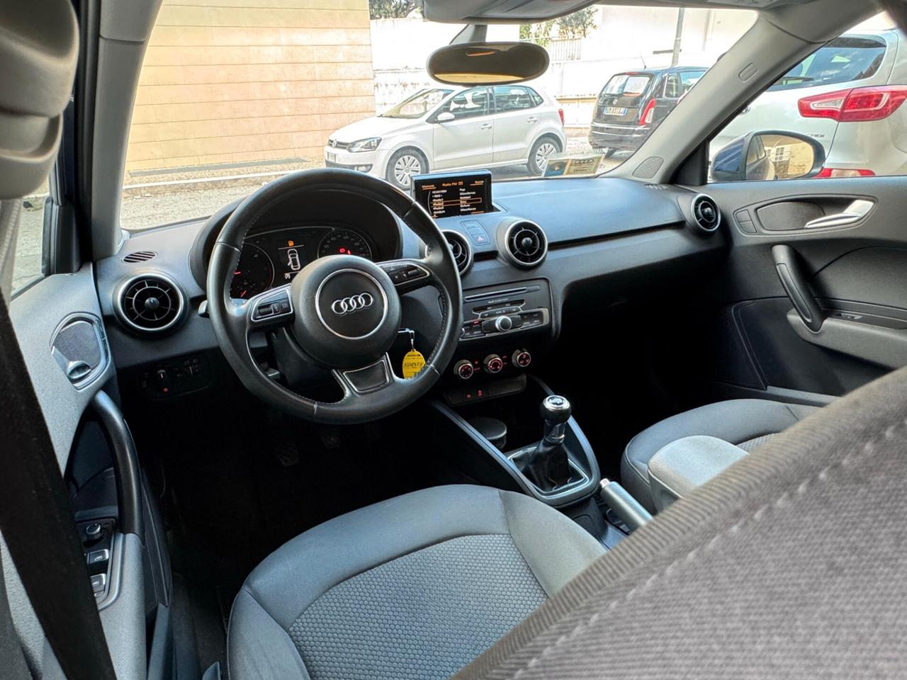 Audi A1 SPB 1.6 TDI 116 cv S-Line Neopatentati