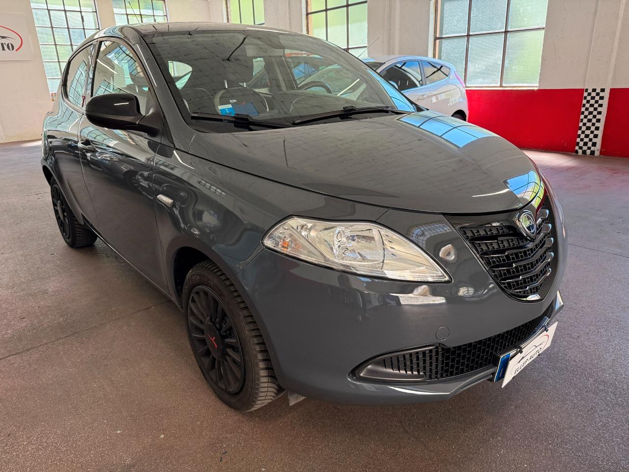 Lancia Ypsilon 1.2 69 CV 5 porte Elefantino