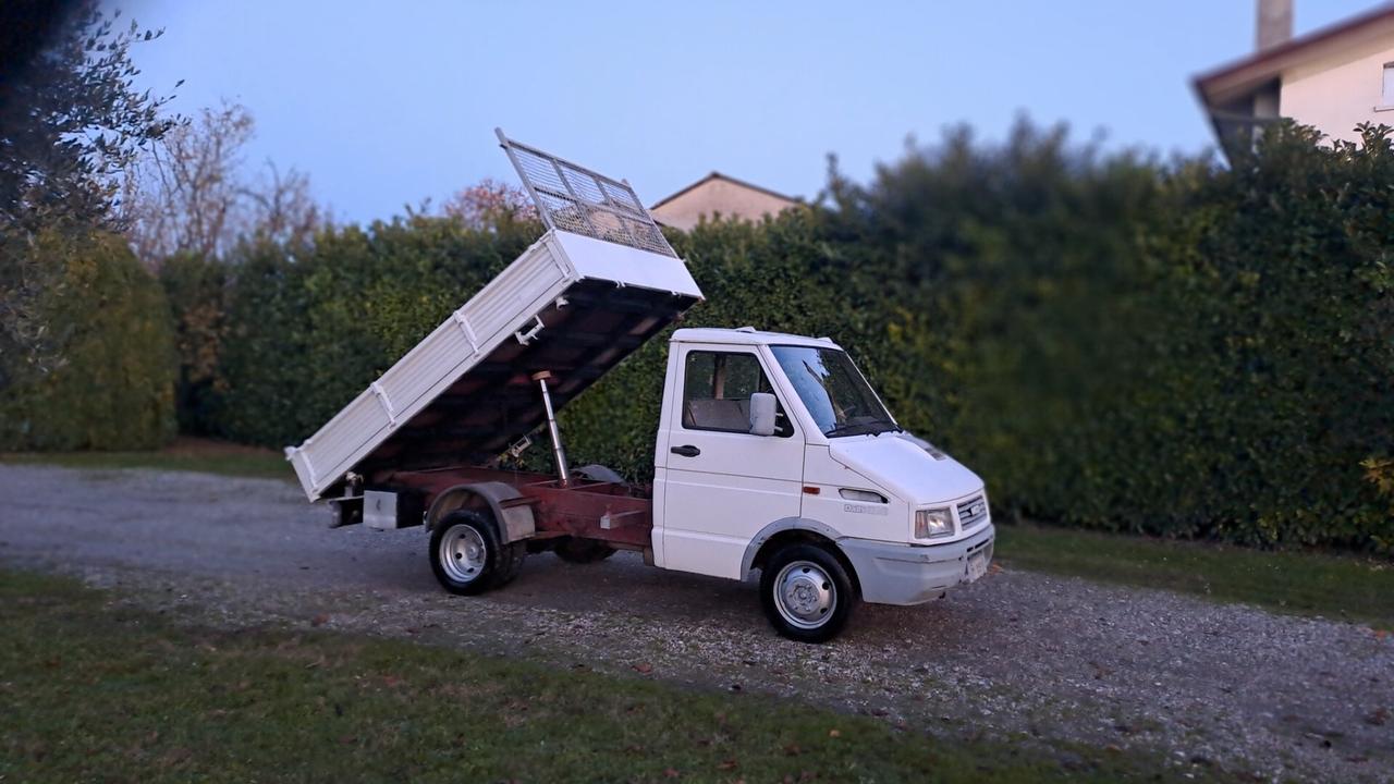 Iveco daily 35-8 RIBALTABILE tri laterale POCHI KM