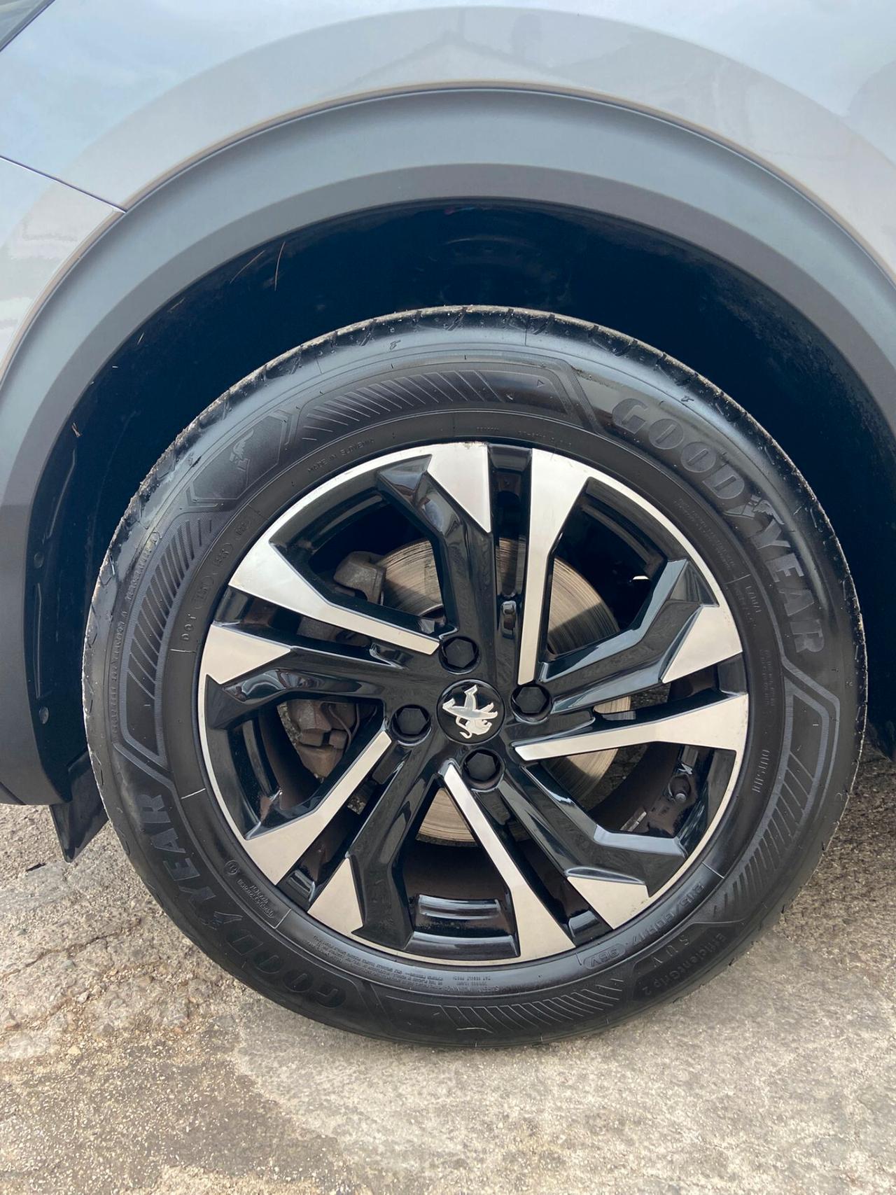 Peugeot 2008 BlueHDi 130 S&S EAT8 Allure Pack