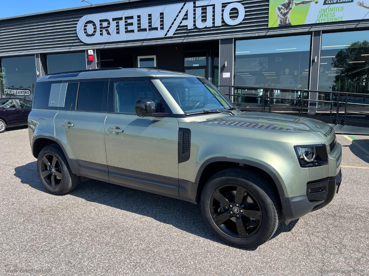 LAND ROVER Defender 110 3.0D I6 250 CV AWD Auto SE