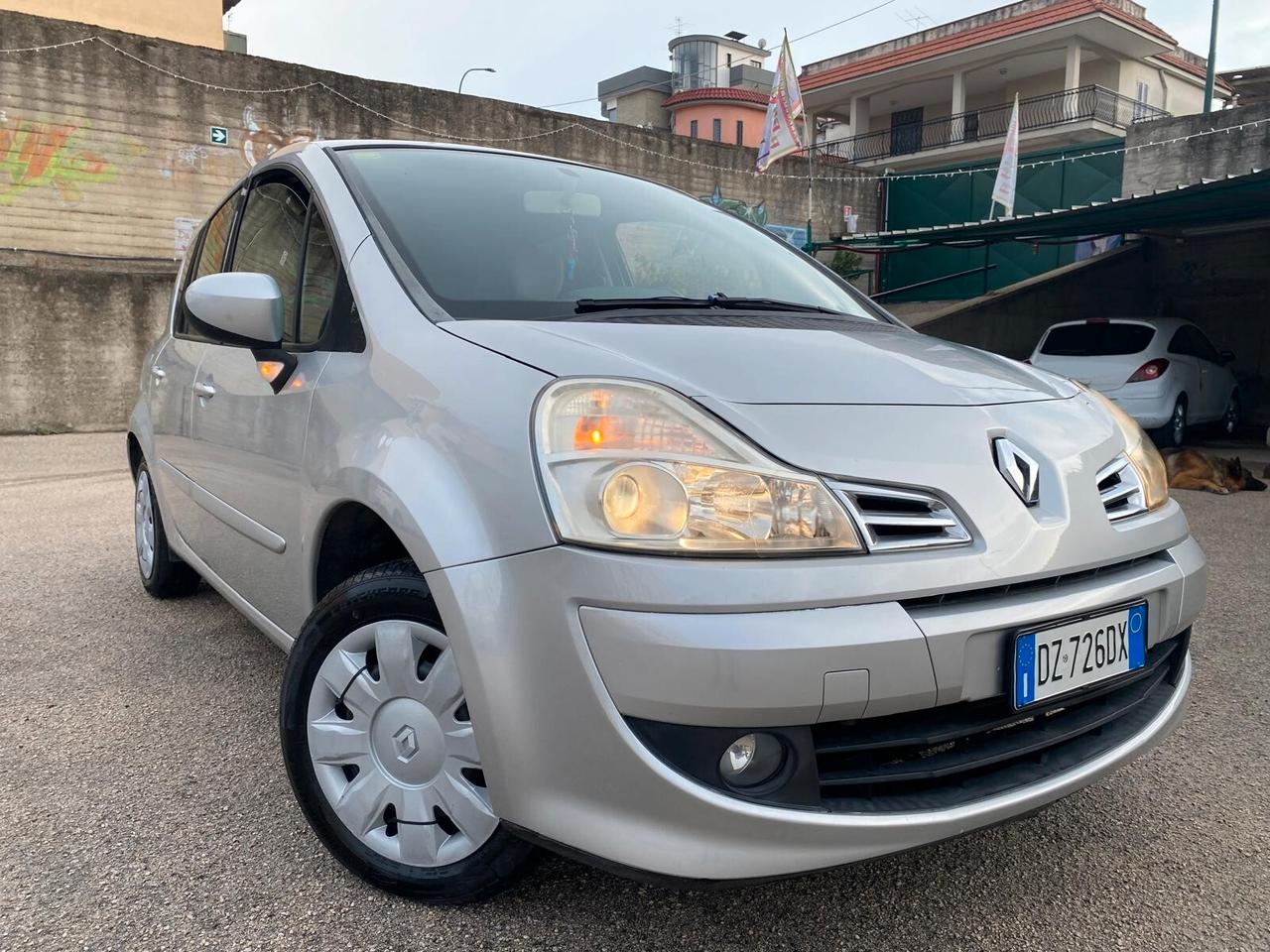 Renault Gran Modus 1.2 benz full opt 2010