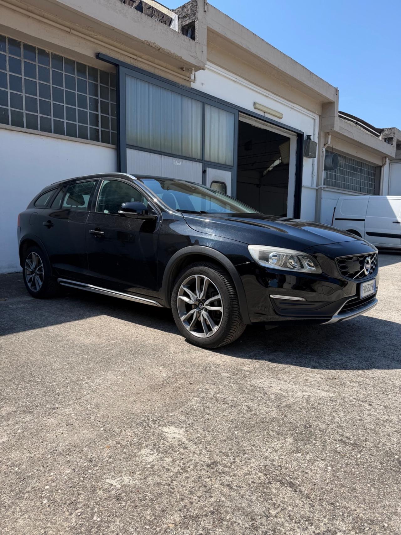 Volvo V60 Cross Country D4 Geartronic Pro