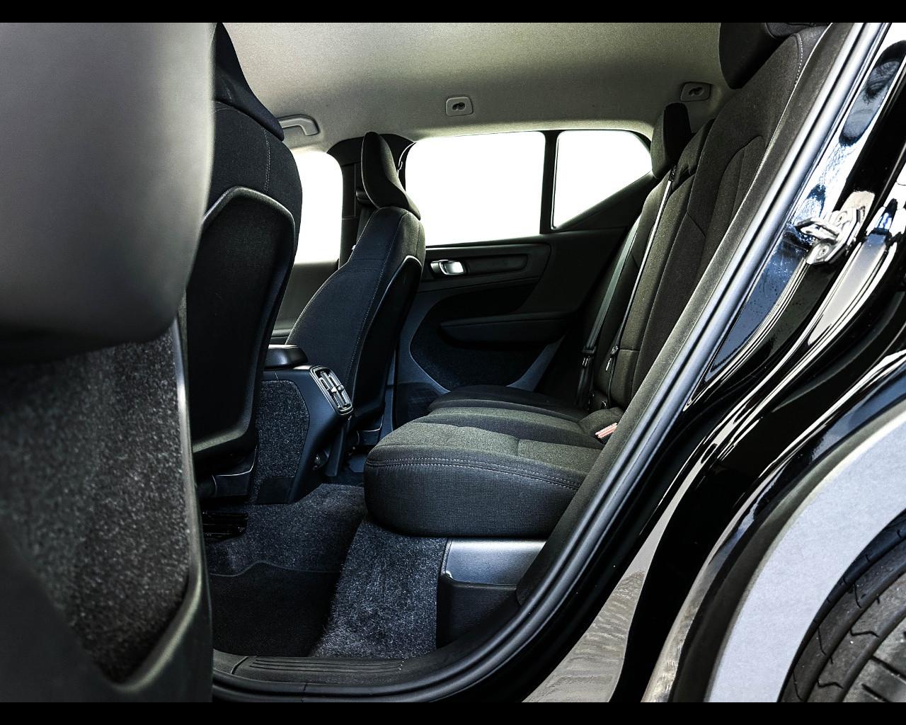 VOLVO XC40 T2 Momentum Core