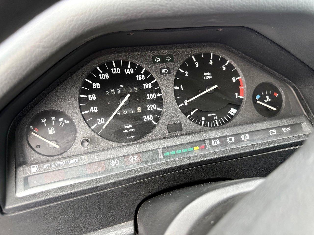 BMW 318 i