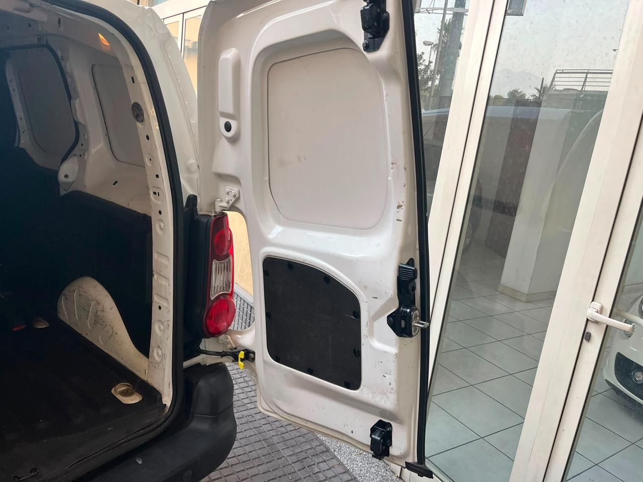 Citroen Berlingo 1.6 HDi 75 Van 3 posti Club L1