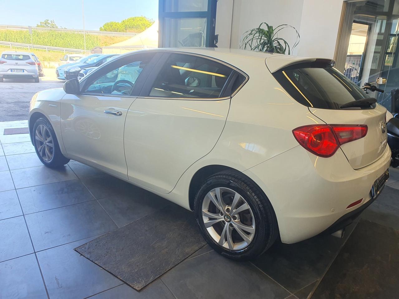 Alfa Romeo Giulietta 1.6 JTDm-2 105 CV Exclusive