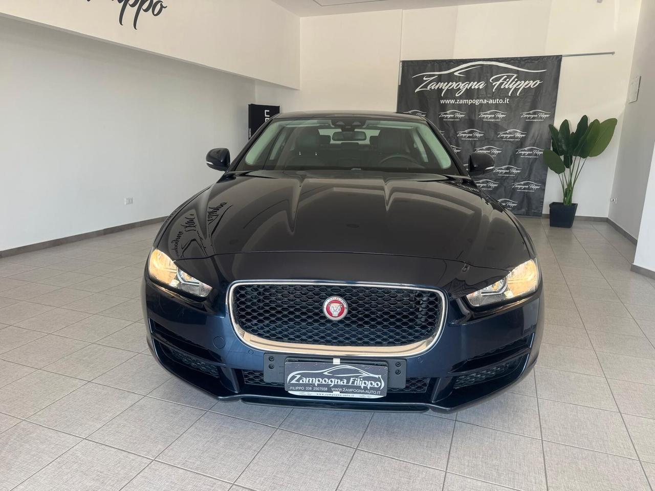Jaguar XE 2.0 D 180 CV automatica